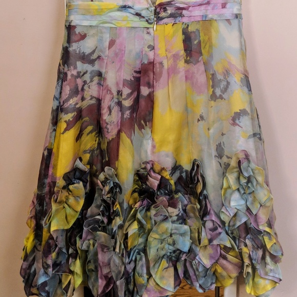BCBG Floral V Neck Ruffle Dress - Size 02 - Picture 4 of 5
